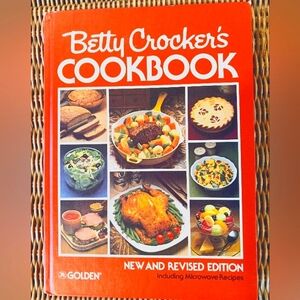 BETTY CROCKER'S Cookbook 1981 New & Revised Hardcover Edition Golden Press